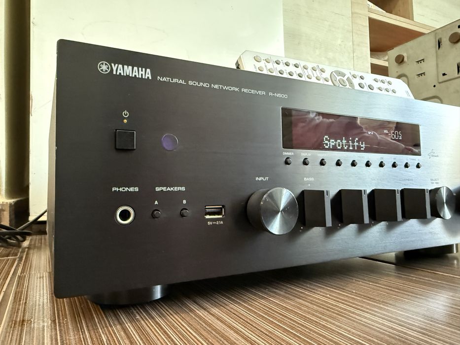 Yamaha R-N500 Стерео