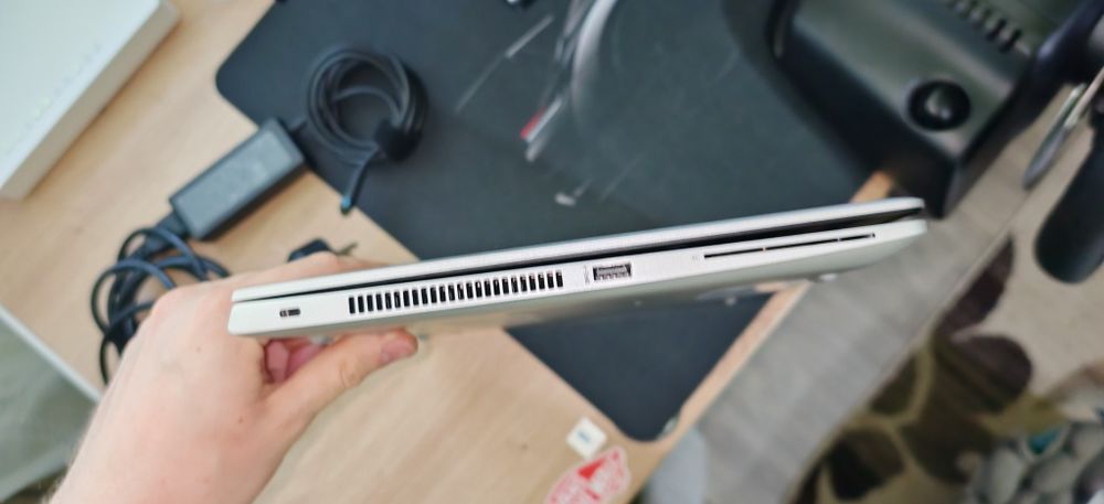 Vând laptop HP Elitebook G6, 16gb ram.