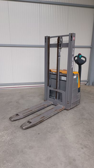 Стакер/и Linde L14 AP, Jungheinrich и палетни колички