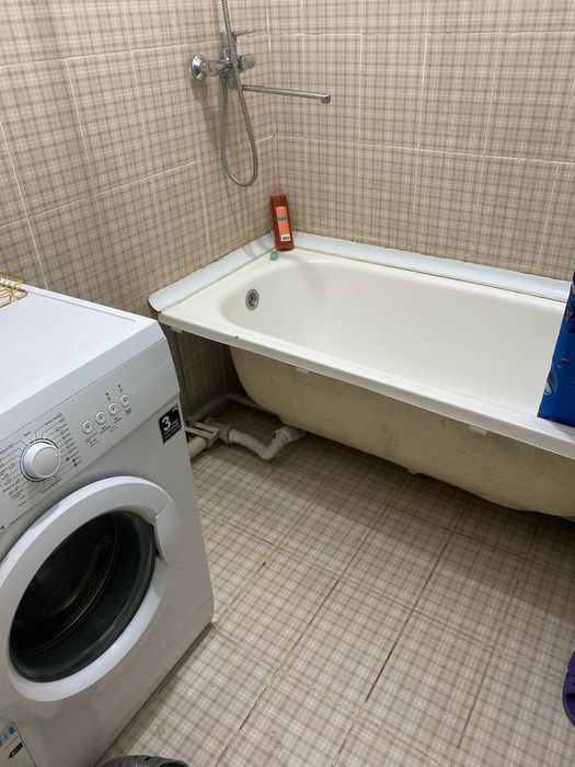 Продается своя кв в Чиланзар 7 круг ок тепа 2/3/4/4 не торец.  Телегр: