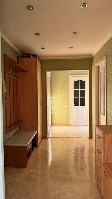 Продам 2 комн. кв. район Достык Мола
