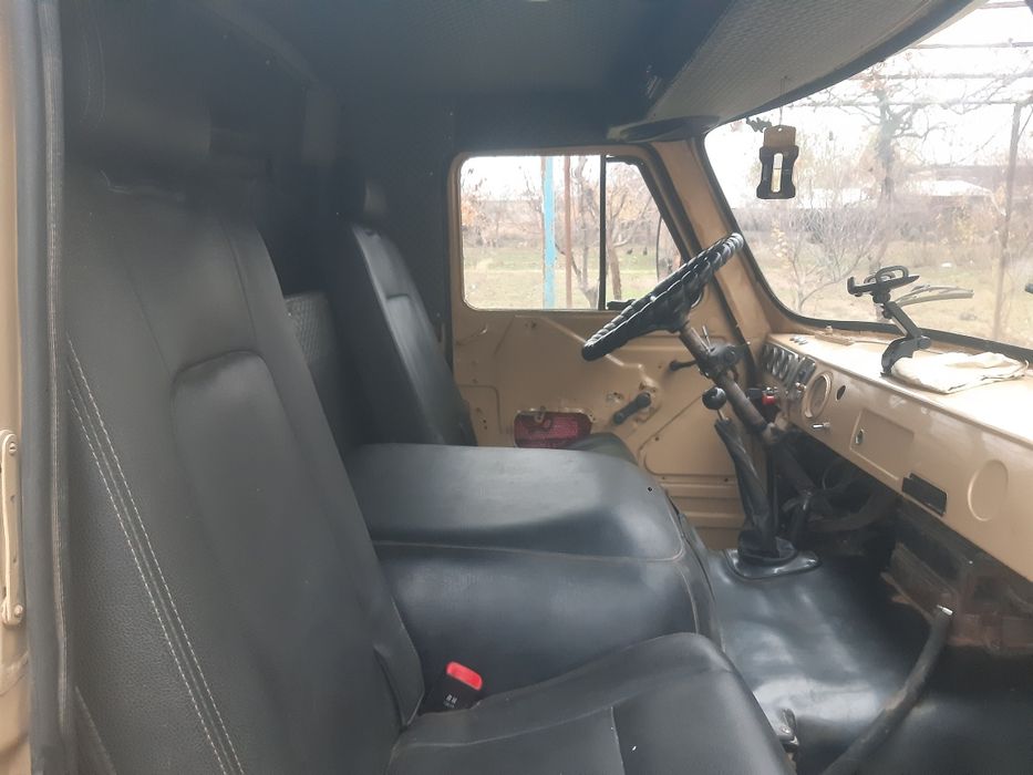 Uvaz moshina sotiladi puliz o‘ziz bilan ketadi xarajati yo‘q tent bor