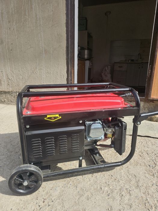 Генератор Honda   .