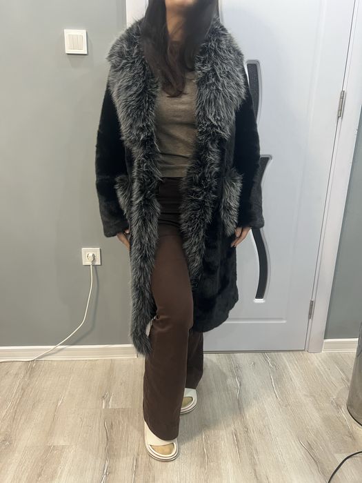 Елегантно черно дамско палто