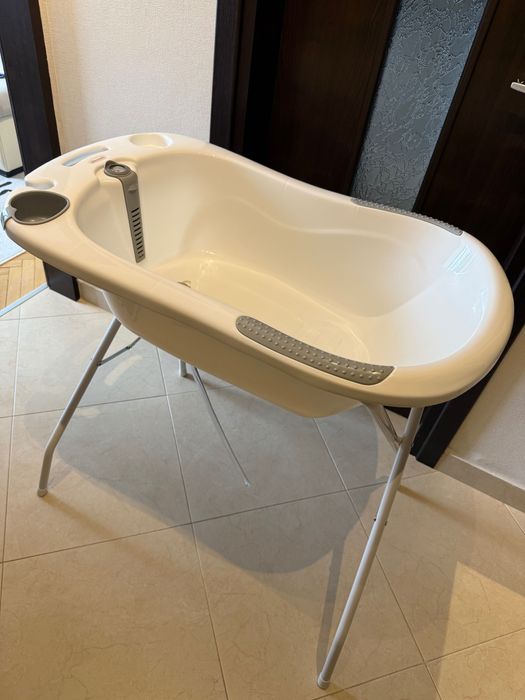 Chipolino вана със стойка Вела