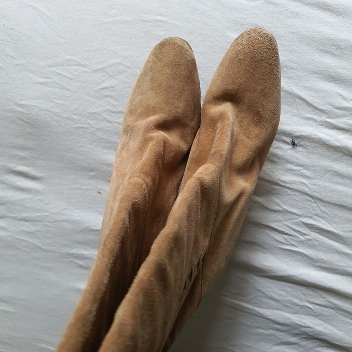 Cizme inalte din piele intoarsa