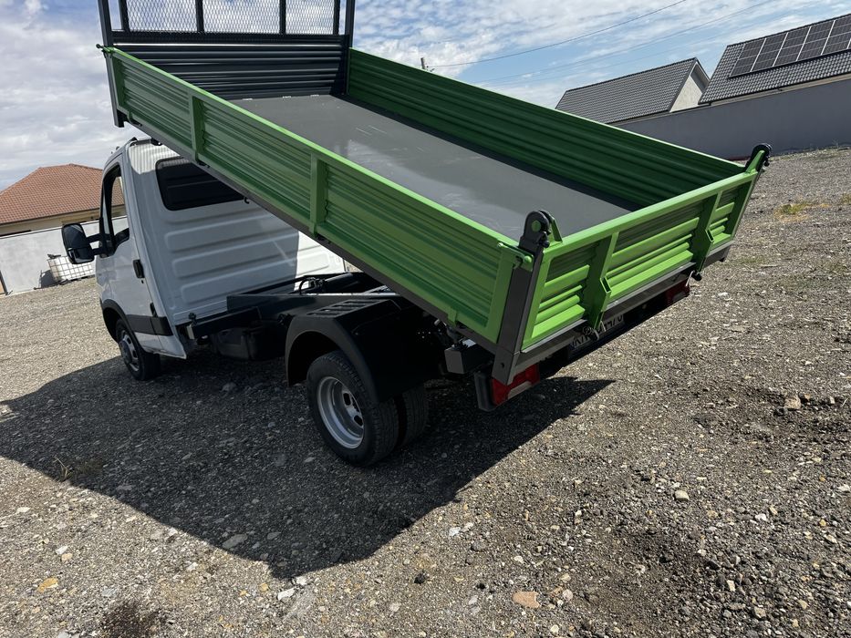 Iveco basculabil pe 3 parti