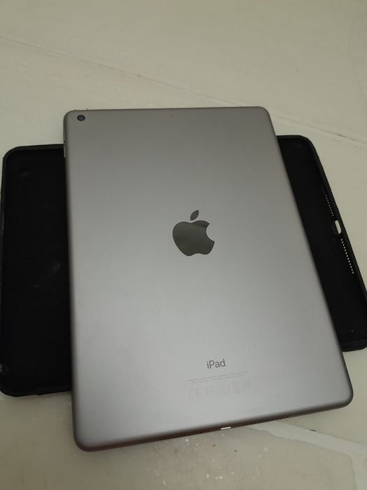 Продам IPad 5 32 гб