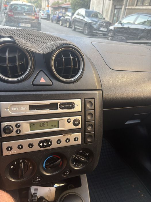 FORD Fiesta 2004 — imagine 3