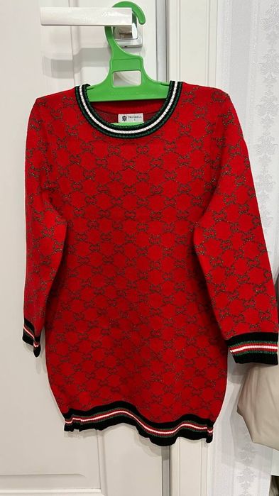 Одежда на девочку: 122, 128,134