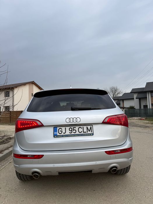 Vând audi Q5 an 2010 cutie reparată integral