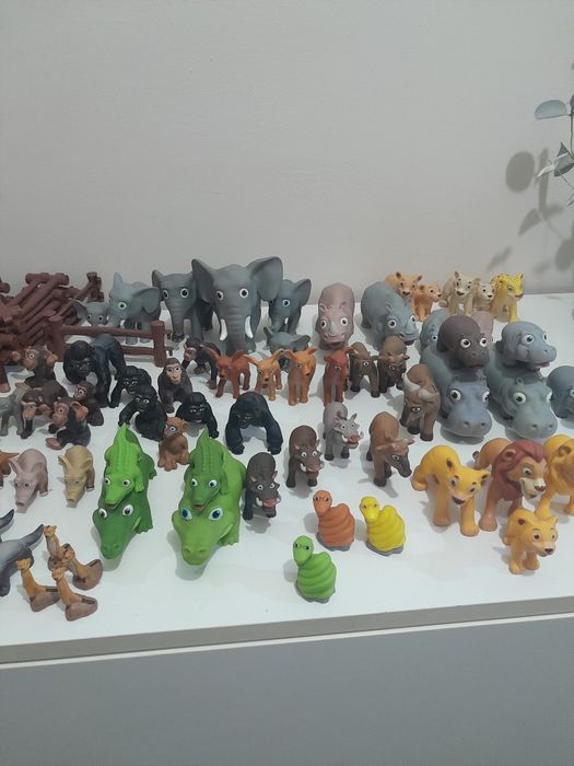 Vând colecția Disney Prieteni cu animalele cu toate FIGURINELE