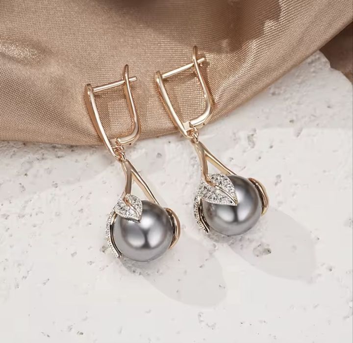 Cercei Luxury Perlă Gri – Placati Aur 18k – Cadoul Perfect pentru EA