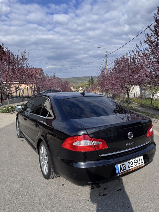 Skoda Superb.