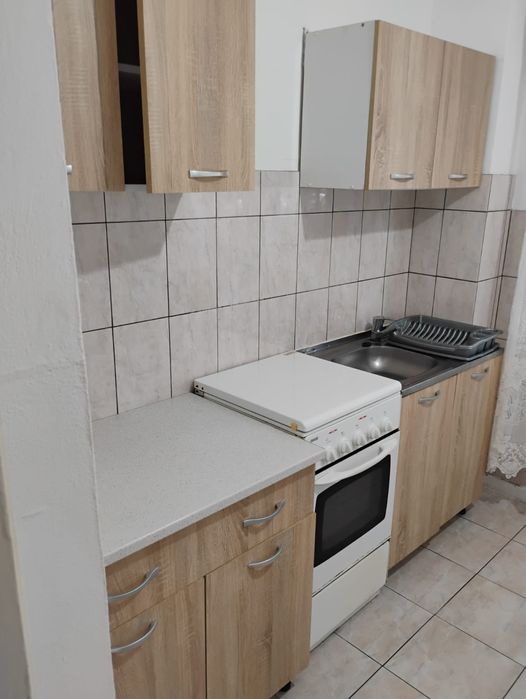 Închiriez Apartament 2 camere  ,zona nufărul  lângă Onisifor Ghibu.