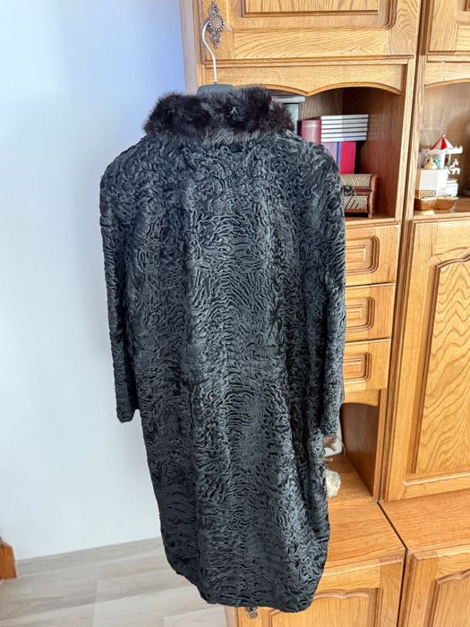 Haină de blană de miel