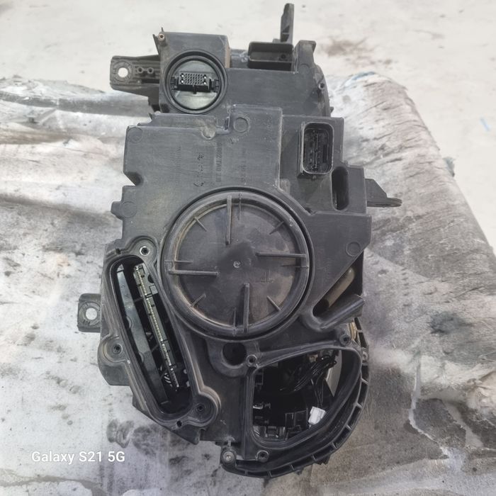 Far dreapta BMW X5 X6 F15 F16  Led adaptiv de europa  4 calculatoare