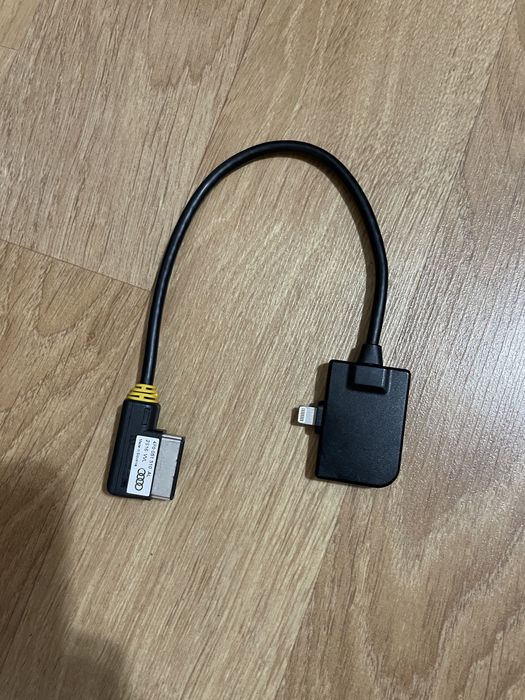 Vând Cablu adaptor AMI-MMI Audi music interface la conector Iphone