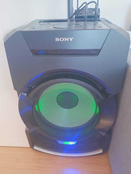 Парти/Караоке комплект: Sony MHC-GT5D (2400W) + Безжични Микрофони AKG WMS40