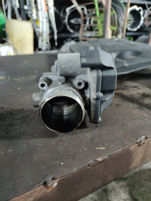 Дросел клапа за Hyundai i30 1.6crdi 35100-2A900