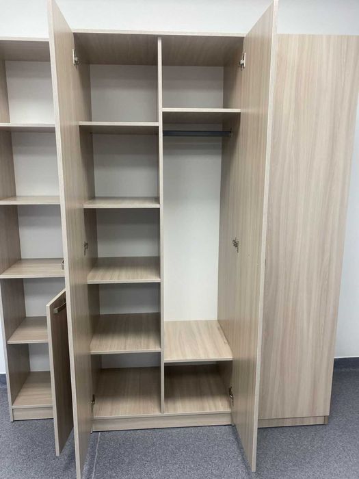 Шкаф для спальни или прихожей