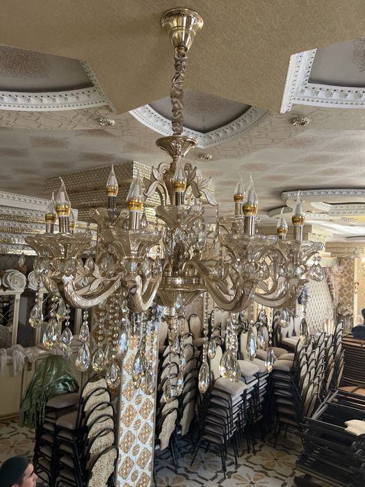 Продам люстру,плафоны для ресторана