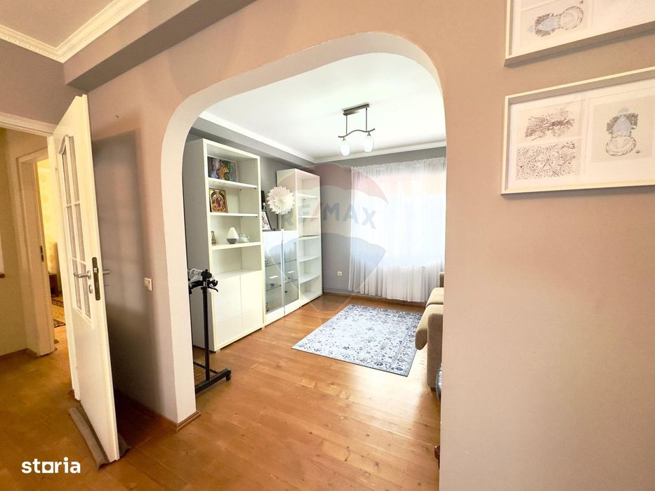 Casă cu 3 camere de închiriat în cartierul Europa