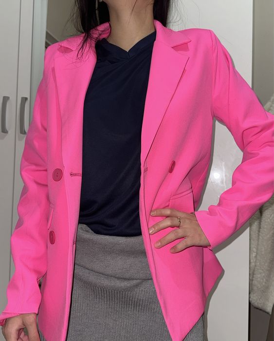 Продам женский пиджак розовый