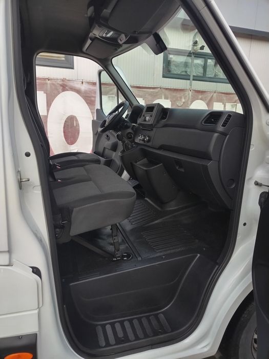 Renault Master înmatriculat recent Roo