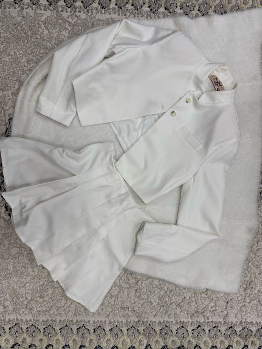 Двойка пиджак с юбка-шорты