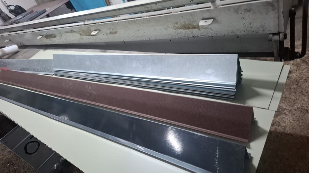 Parazapezi acoperis  9 lei m l