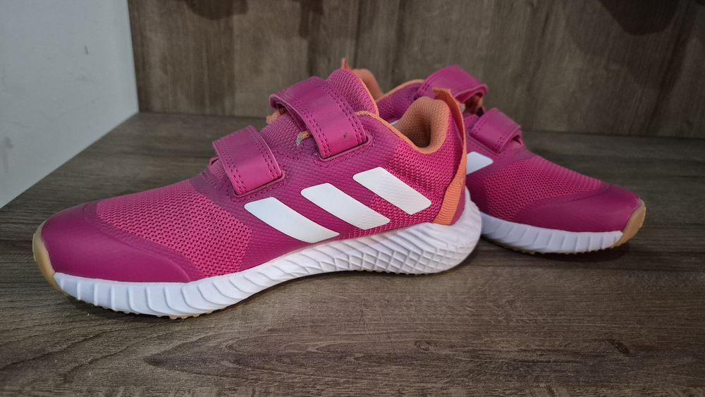 маратонки Adidas   N 33