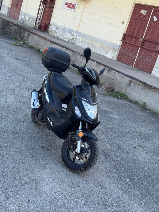 Motoscuter luxxon 49cc - 870 km reali - import Germania