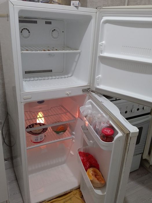 Холодильник сатылады