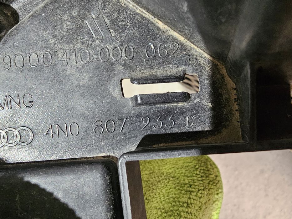 Suport grila radiator Audi A8 4N dupa 2018 cod 4N0807233C