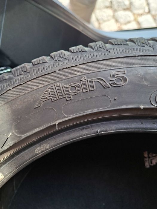 4бр. Зимни гуми Michelin Alpin 5 - 215/50 R17 95V XL (Extra Load)