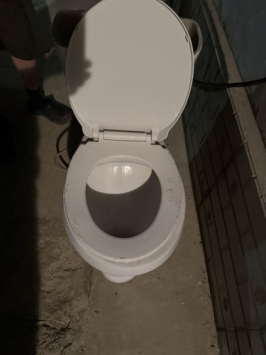 Унитаз с бочком, сантехника