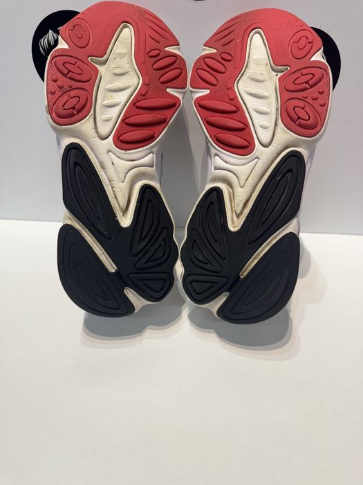 Маратонки ADIDAS OZWEEGO .Номер 37.5