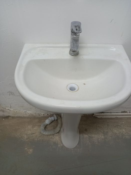 Раковина и унитаз