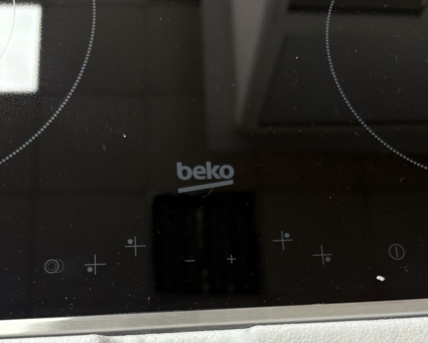 Стъклокерамичен плот Beko  BBSM12320X