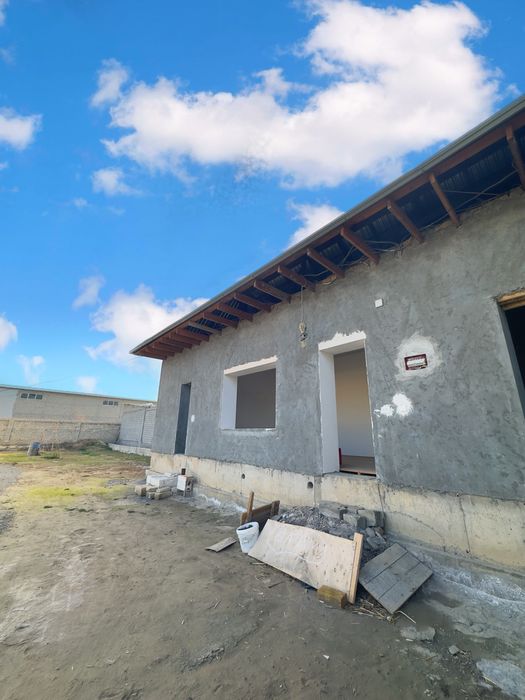 Махаллада 8 сотих участка, асфалт кўча, барча коммуникация — Гулистон