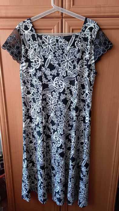 Нарядное летнее платье 50-52р