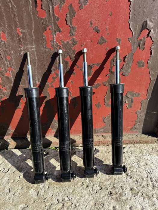 Продам амортизаторы задние БМВ Х серии