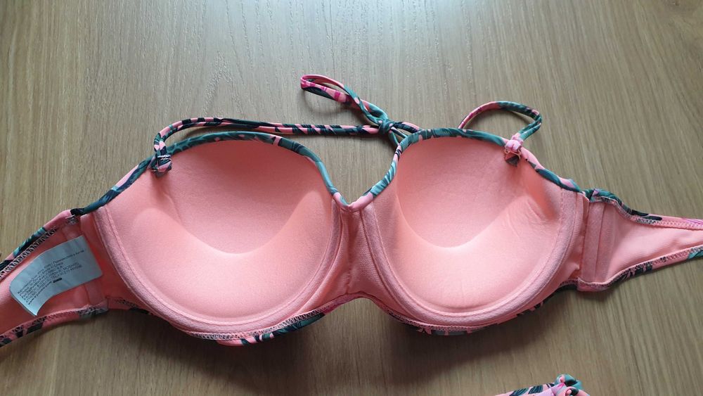 2 costume baie M noi+ 2 sutiene de baie