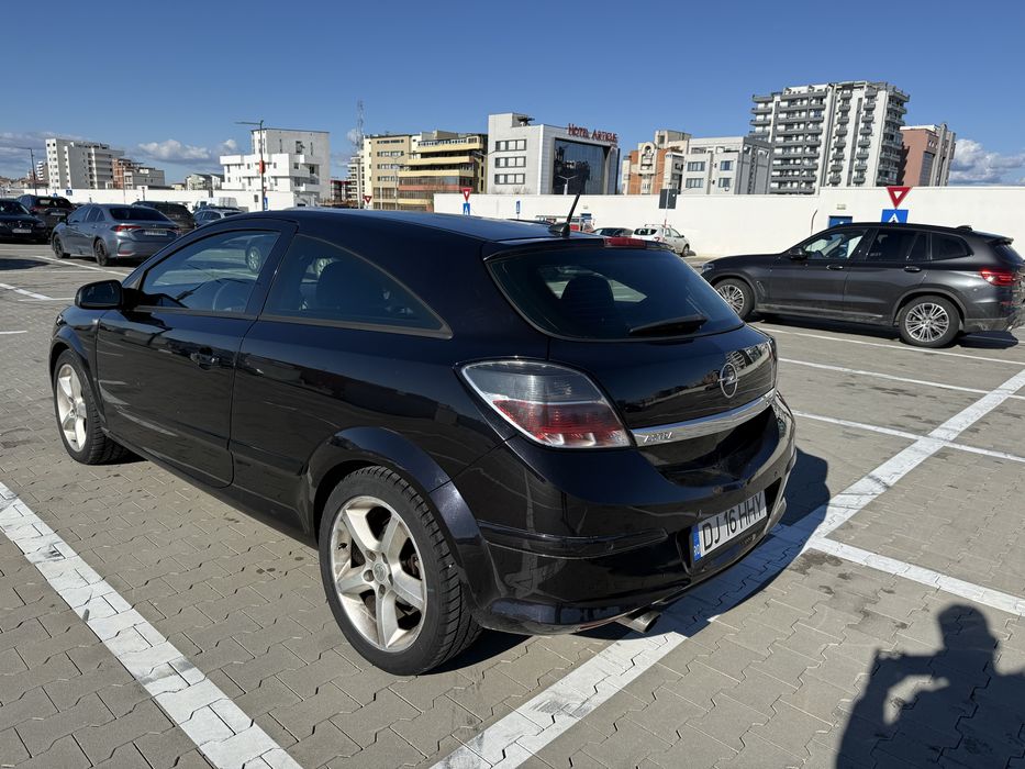 Opel Astra H GTC