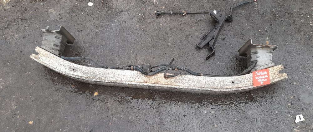 Armatura / Intaritura bara fata Toyota Corolla Verso