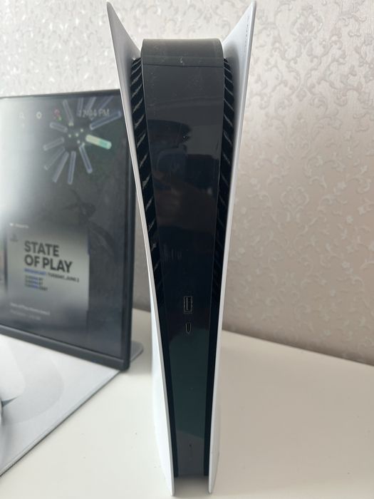 Продам Playstation 5 Digital Edition