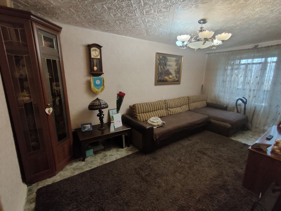 Продам квартиру 3-хкомнатную