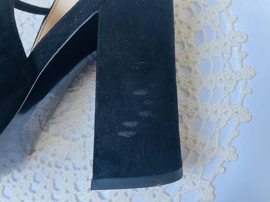 GUESS ориг.черни сандали от Англия