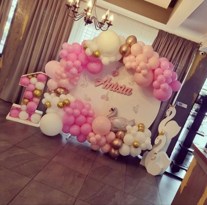 De vanzare :Decoratiuni Evenimente , obiecte florarie